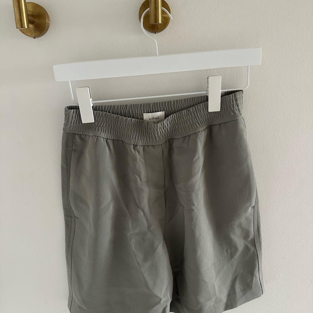 Aritzia Gray High Waist Shorts Relaxed Fit